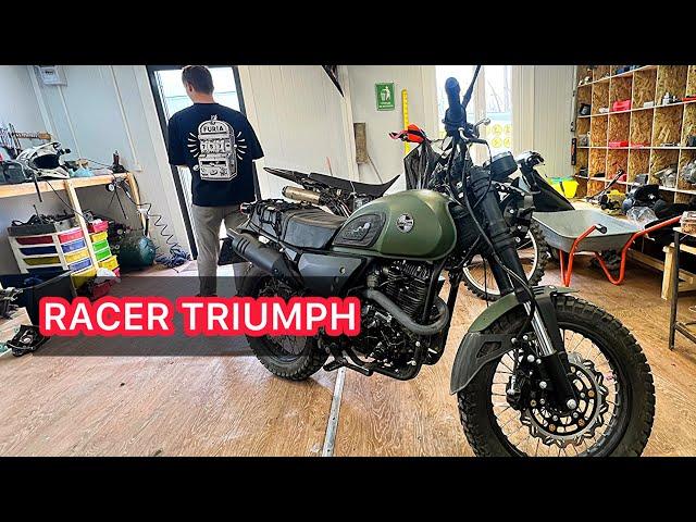 Небольшое обслуживание Racer Triumph