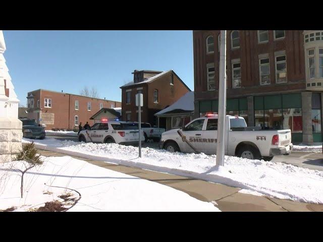 Quincy Police surround building on State Street