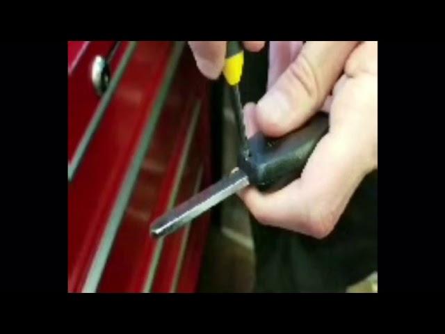 The Keyless Shop presents How to replace battery in Honda remote key