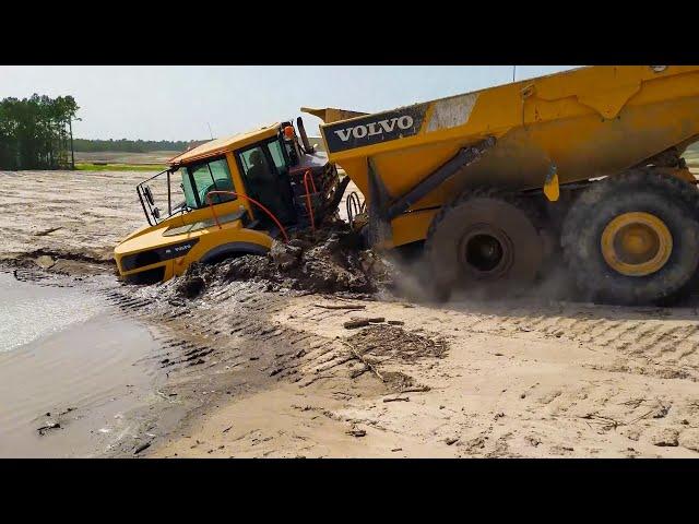 A powerful truck got stuck in mud, off-road doesn't forgive mistakes! Never do this off-road!