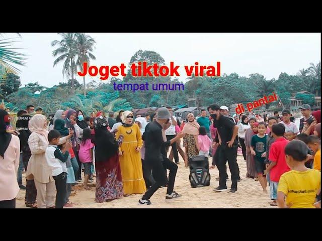 Joget tiktok viral di pantai,auto jadi instrektur Mak Mak,ngakak habis