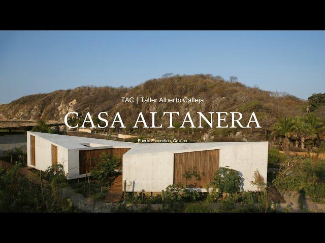 Concreto, Madera y Vegetación en la Costa Oaxaqueña: Casa Altanera por Alberto Calleja