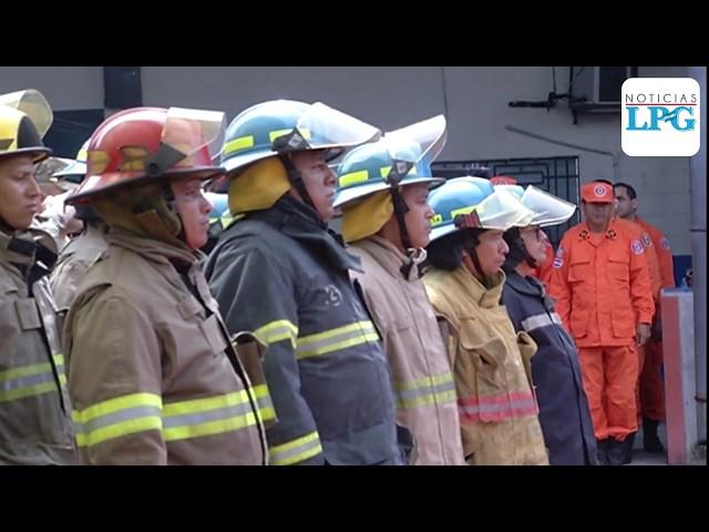 Bomberos de El Salvador conmemoró el esfuerzo y valentía de sus colegas fallecidos el 11S