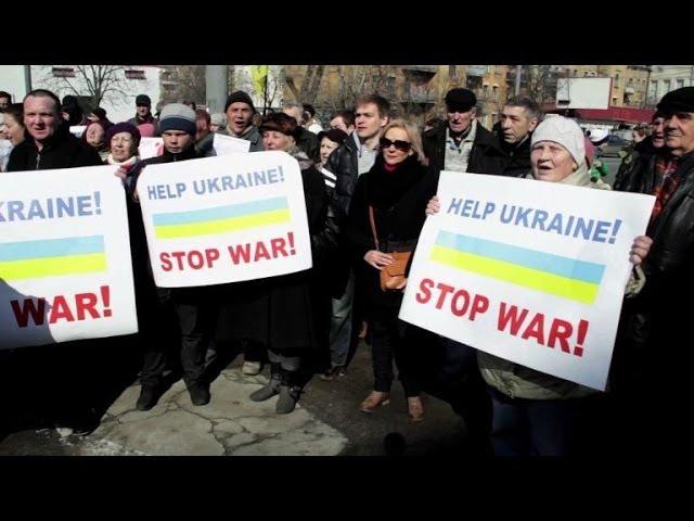 Anti-Russian rally in Kiev as Crimean MPs visit Moscow