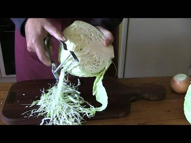 Shredding Cabbage using the Dinki-di peeler