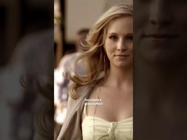 Caroline se acerca a Damon pero desaparece sin razón! #carolineforbes #damonsalvatore