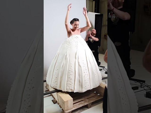 Largest wearable cake dress (supported) - 131.15 kg (289 lb 13 oz) #shorts