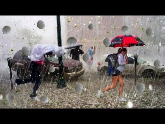 Now in Tuscany Italy!! Heavy hail causes damage in Lucca