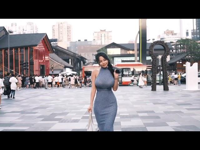 The Echo Yue Queen of Street Come Again with different Outfit | Instagram - @echoyueofficial