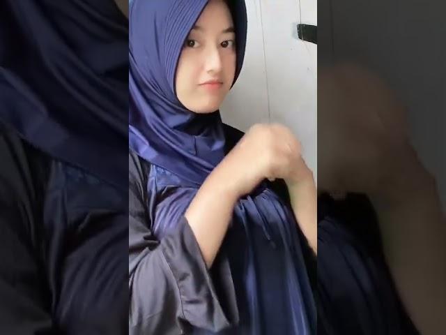 SI CANTIK JELITA LEONA KANZA