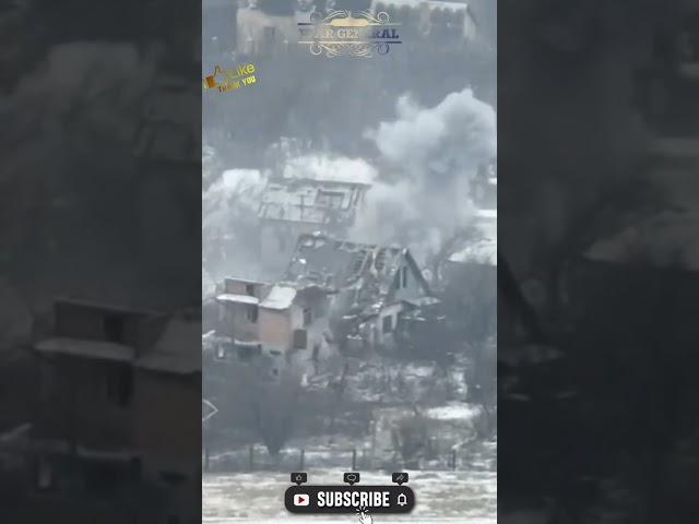 UKRAINIAN forces blast Russian occupied buildings with Rapira MT 12 anti tank guns #shorts