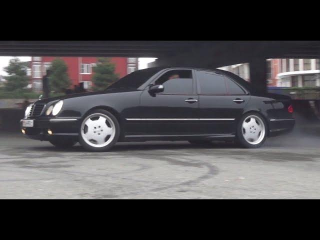 MERCEDES E55 AMG W210. Полный расклад и дым из-под колес!