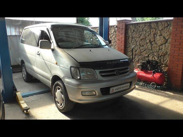 Замена радиатора охлаждения двигателя на Toyota Noah 3S FE Тойота Ноах 2000 года