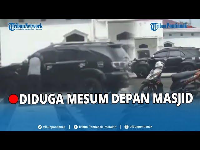 Warga Pergoki Pengendara Fortuner Diduga Mesum Depan Masjid, Langsung Kabur #shorts #fortunermesum