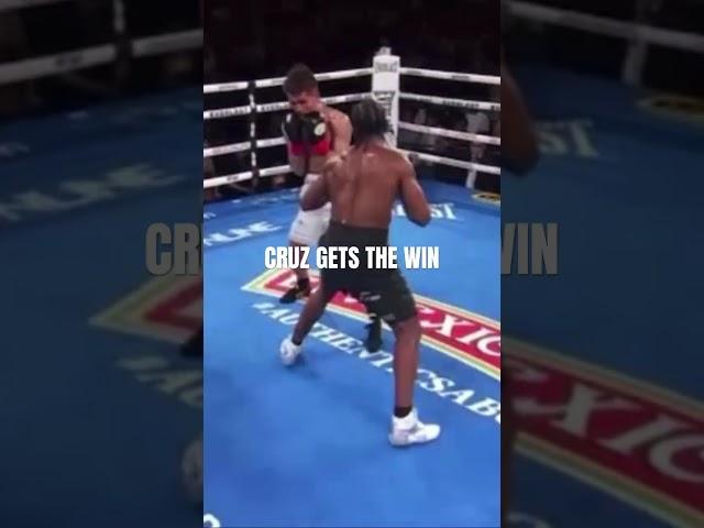 Andy Cruz stops Hironori Mishiro #boxing