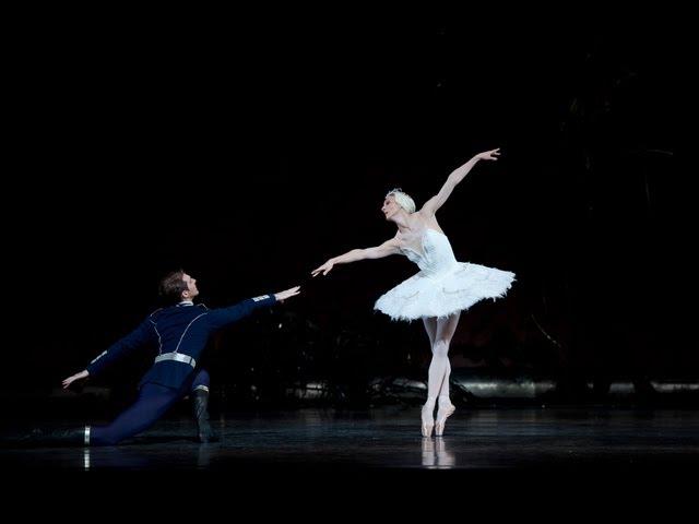 Swan Lake: Zenaida Yanowsky and Nehemiah Kish in rehearsal (The Royal Ballet)