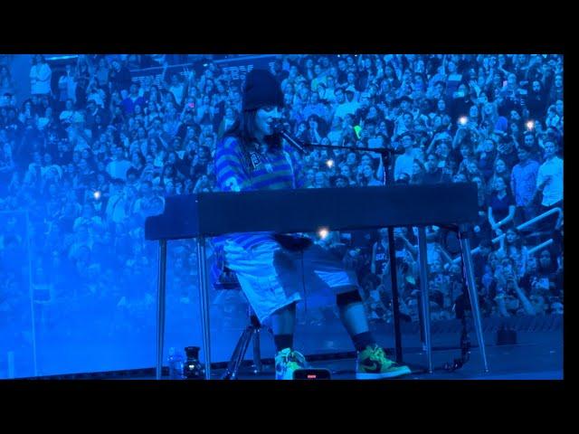 Billie Eilish - idontwannabeyouanymore & ocean eyes (Toronto N2 2024)