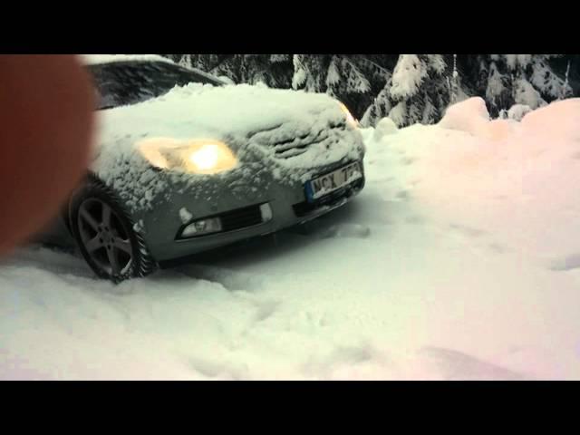 Opel Insignia 4x4 on 1,5dm fresh snow over ice