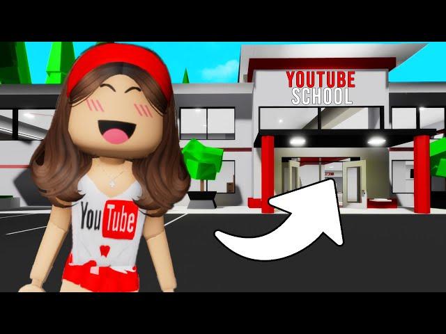 ATTENDiNG a YOUTUBE SCHOOL! *Brookhaven Roleplay*