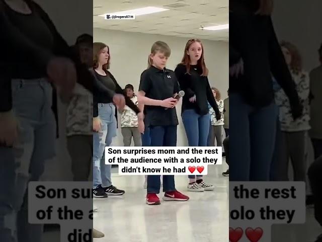 Son surprises mom and the rest of the audience with a solo they didn’t know he had ️️