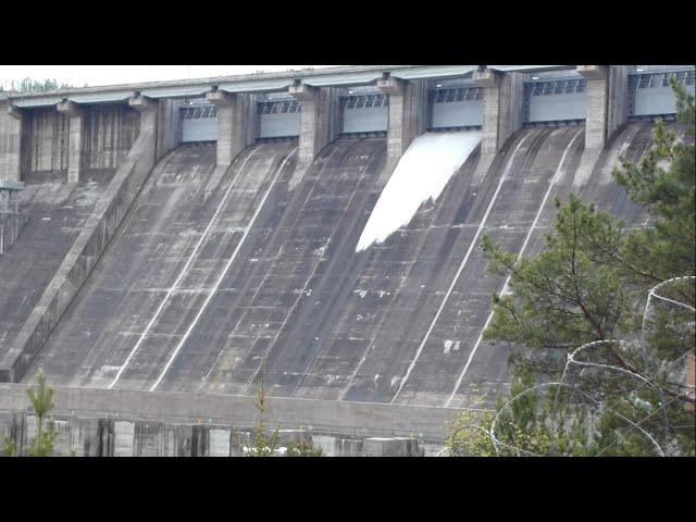 Красноярская ГЭС, сброс воды, открытие затвора, 2021год 2июня.