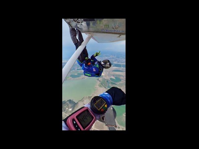 World Longest “Bat Hang” on the Airplane Wing (Rocky Mountain Skydive). World record skydive .