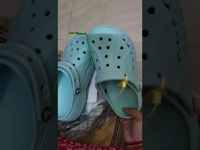 Crocs women solid croslite clogs unboxing