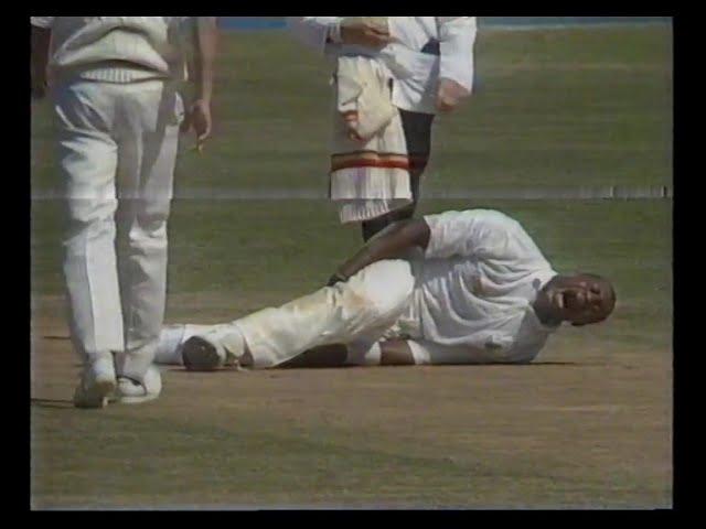 NEW ZEALAND v ENGLAND 3rd TEST MATCH DAY 5 WELLINGTON FEBRUARY 10 1992 DAVID 'SYD' LAWRENCE