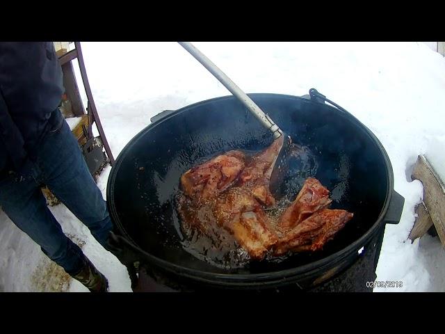 Картошка по деревенски и Бараньи ребра в казане на костре