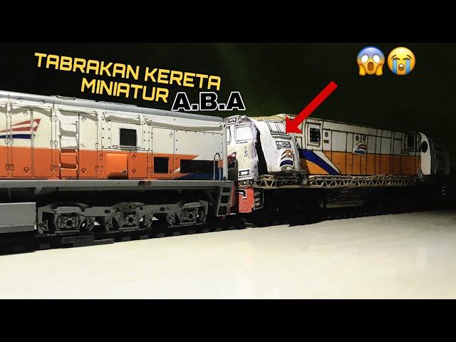 Fate (fiksi) kecelakaan Miniatur Kereta Api cc 201 vs CC206 kardus - Stop Motion Miniatur Kereta api