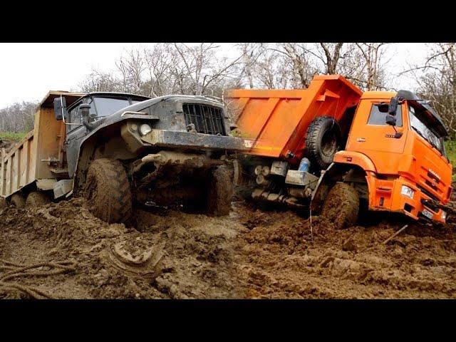 Грузовики по бездорожью. Урал, камаз, татра в грязи.