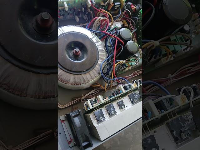 # prueba ya del amplificador peavey de 2000 watts de potencia ',,