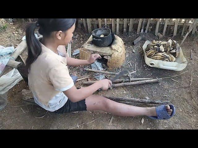 The orphan girl cracked corn for the chickens and watered the vegetables..@YouTube