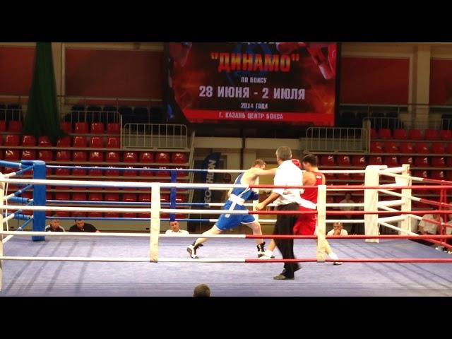 Нокаут от Дмитрия Бивола в любительском боксе.  Hard knockout by Dmitry Bivol in amateur boxing.