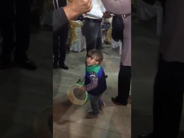 Davulcu olmaya niyetli çiçi