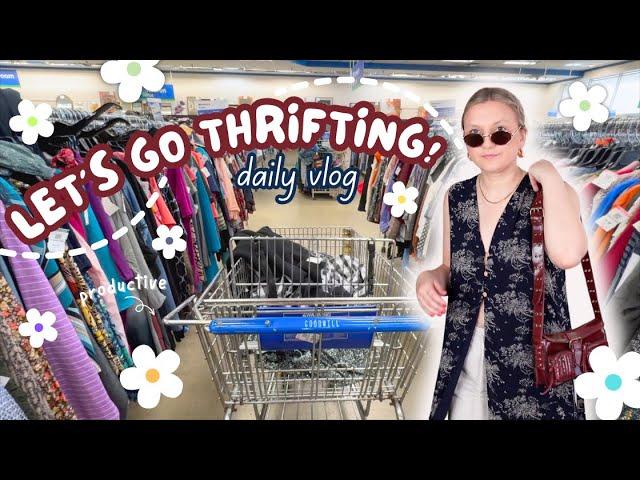 LET'S THRIFT! Reseller Daily Vlog! Selling Clothes on Poshmark! Making Money Online! THRIFT WITH ME