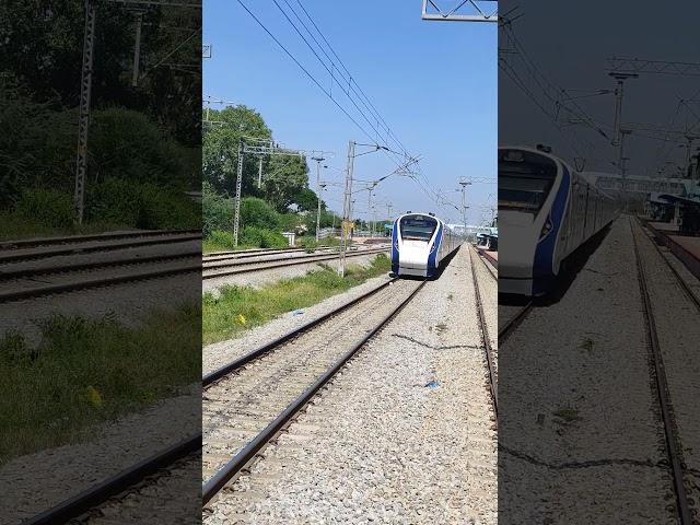 Hyderabad-Bengaluru VandeBharath Express #southwesternrailway #indianrailways #railway #train