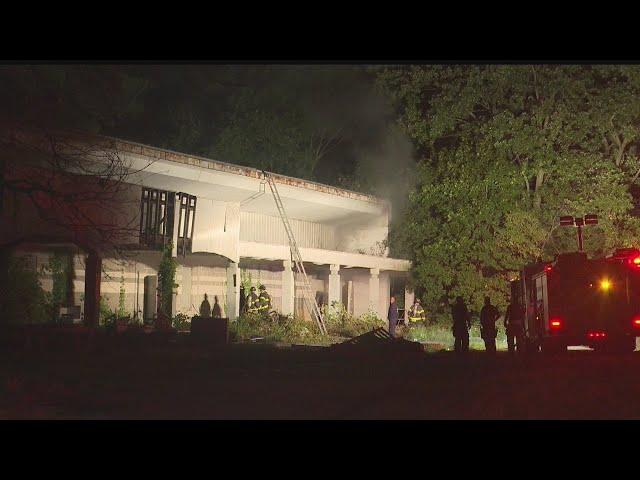 Youngstown Fire responds to abandoned former Kroger building fire