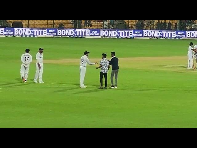 Virat Kohli big fan run in  ground , today cricket match jabra fan virat kohli attitude