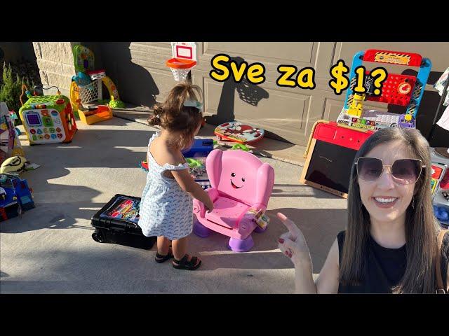 GARAGE SALE U AMERICI - Prodaja ispred kuća $1