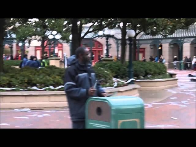 Binmen at Disneyland Paris protest