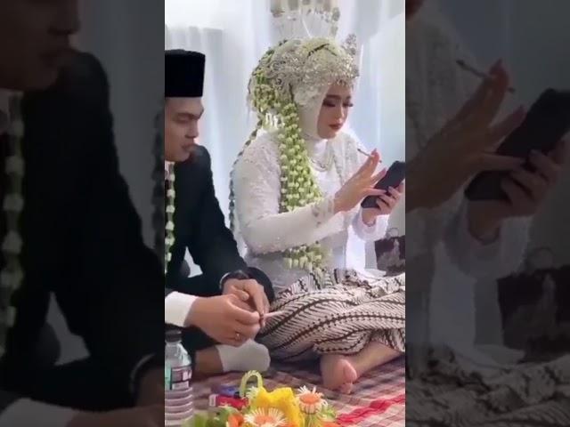 PENGANTIN_CEWEK  MEROKOK DEPAN ORANG BANYAK #shorts #shortsvstiktok #tiktok #shortsfeed #trending