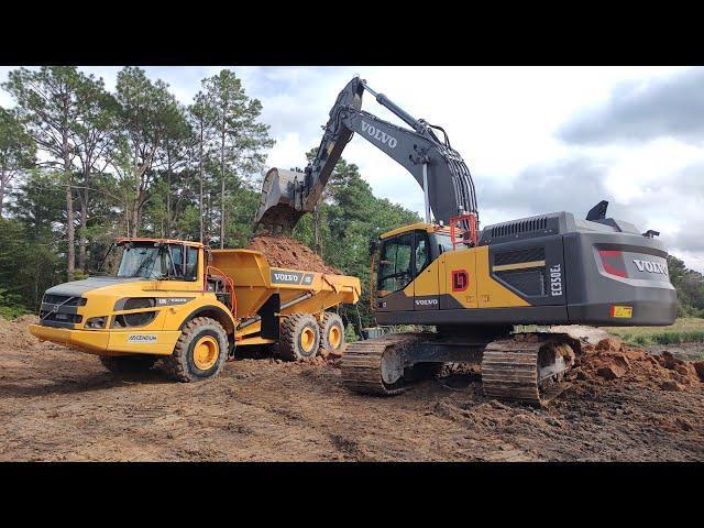 Building A Huge Clay Core In The Sand Dam