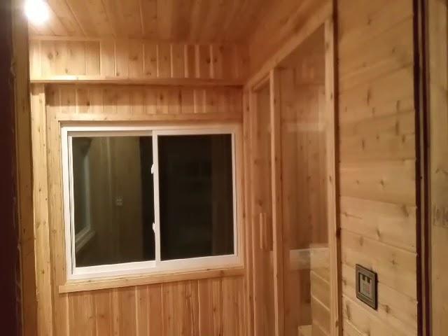 Баня со стеклянной стеной   Sauna with the glass wall