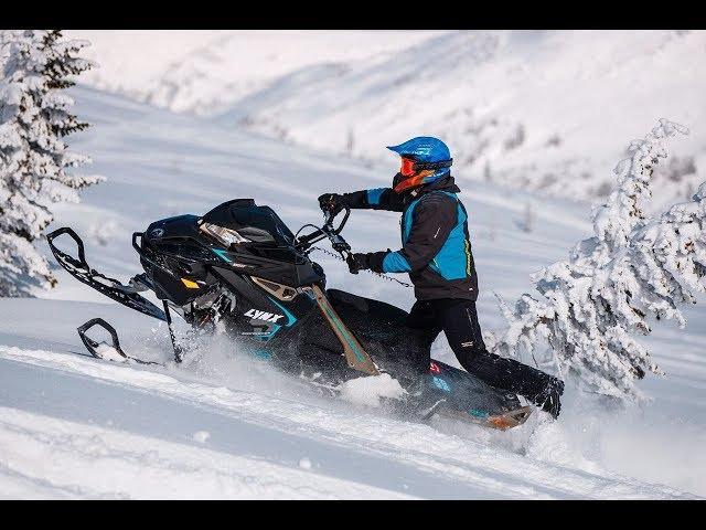 Jump on the snowmobile! Stuck in the mountains on Lynx Boondocker! BRP 2019.