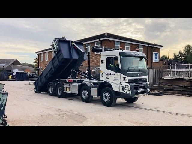 Multilift Ultima 24S Hookloader loading plant container