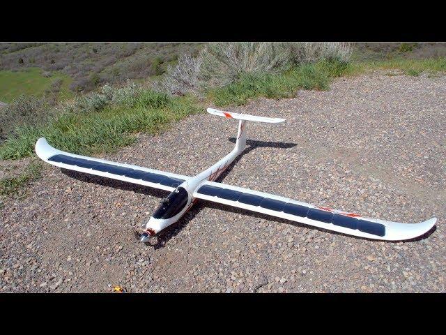 2.6M FPV Glider with Solar Cells on Wing