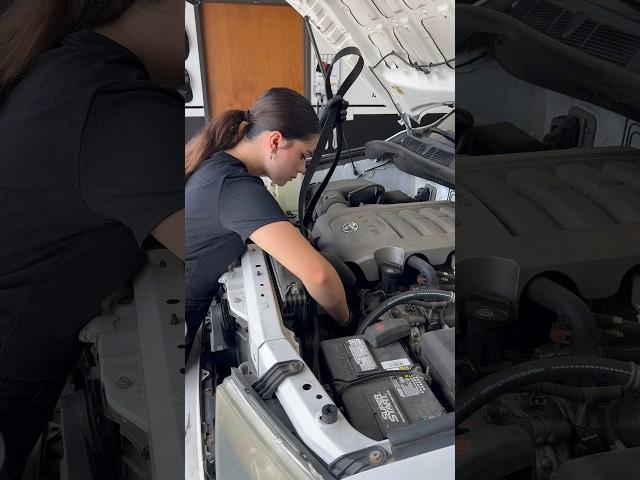 Fixing a squealing serpentine belt on this Toyota Tundra️