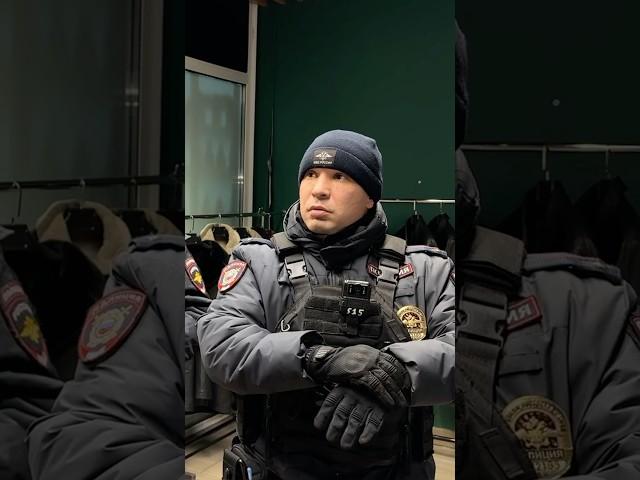  БОРЗЫЙ ПОЛИЦЕЙСКИЙ ХАМИТ / ВЫЗВАЛИ ПОЛИЦИЮ НА МОШЕННИКОВ, А ПРИЕХАЛА КРЫША? #shorts #полиция
