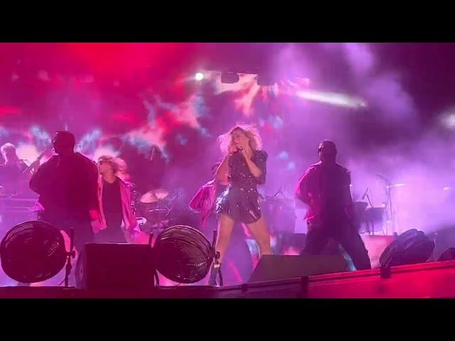 Hadise İzmir Konseri Müthiş Show